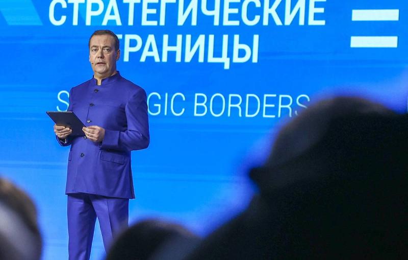 Медведев считает угрозу ядерного конфликта главной в мире