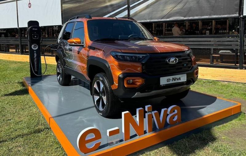 "Автоваз" показал на ПМЭФ прототип электрической Lada Niva Travel