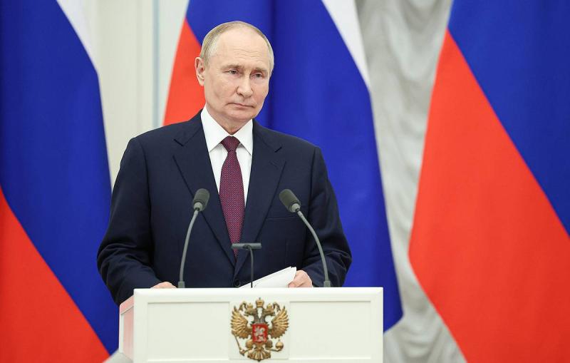 Путин: РФ настаивает на выводе украинских войск из Донбасса и Новороссии