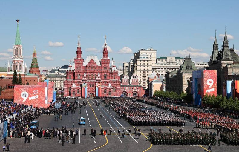 Ушаков: на парад 9 мая в Москве пригласили дипломатов только из дружественных стран