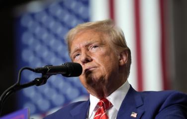 Трамп считает, что Соединенные Штаты "отравлены" мигрантами