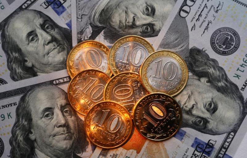 Курс доллара на Московской бирже вырос до 91,36 рубля