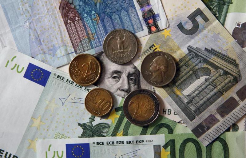 Курс доллара на Московской бирже опустился до 88,71 рубля