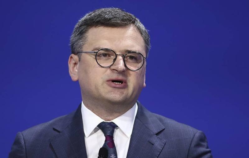 СМИ: Зеленский рассматривает возможность отставки Кулебы