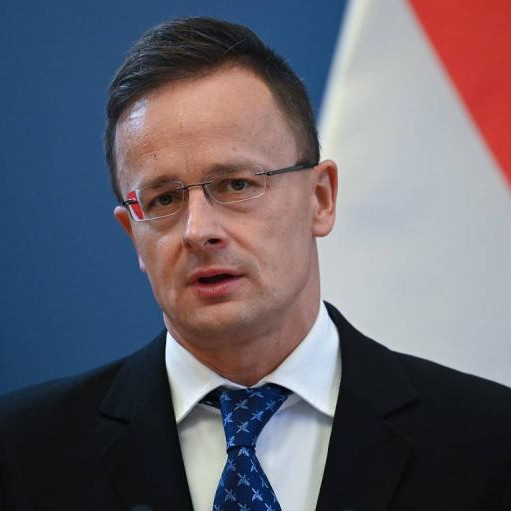 Сийярто считает нереалистичным желание НАТО, чтобы Украина вела войну до победы