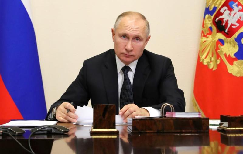 Президент РФ разрешил выплачивать до 10 тыс. рублей из остатков маткапитала