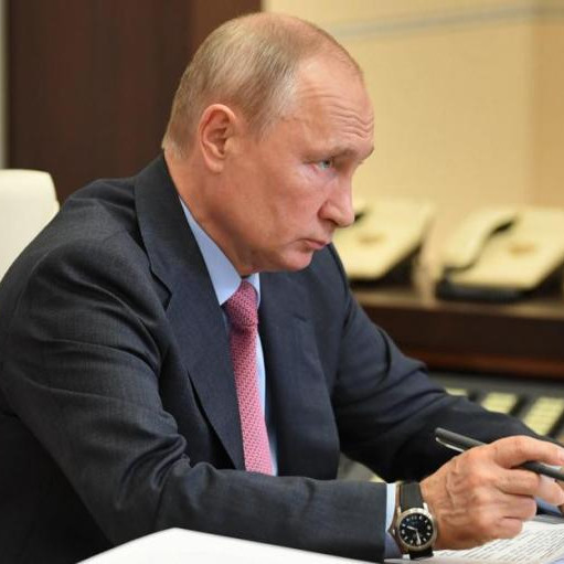 Президент РФ подписал закон об индексации пенсий работающим пенсионерам с 2025 года