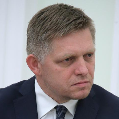 Фицо вернулся к обязанностям премьера Словакии