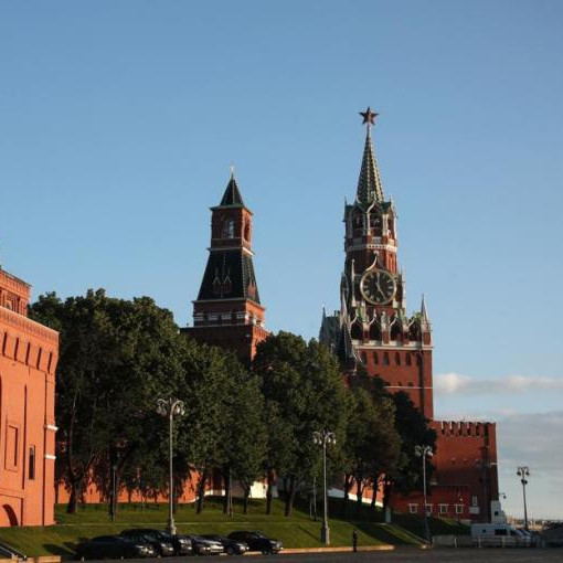 Кремль не согласен, что Россия должна выбирать "одну из двух Корей"