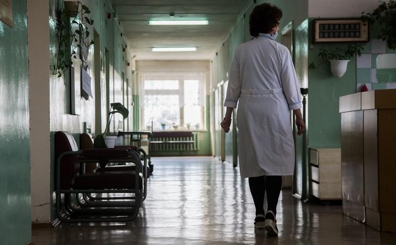 В России в 2023 году наблюдались 53,7 тыс. людей с затяжными психическими расстройствами