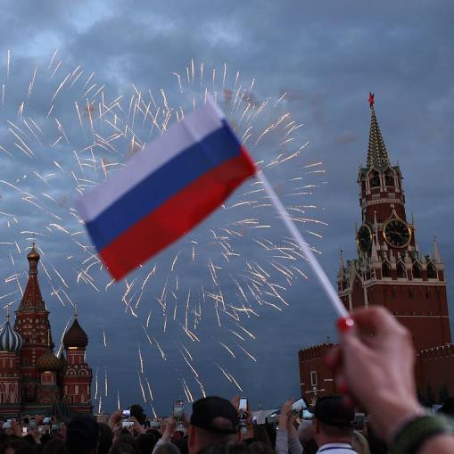 В России началась сокращенная рабочая неделя