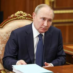 Президент РФ призвал содержать заключенных 