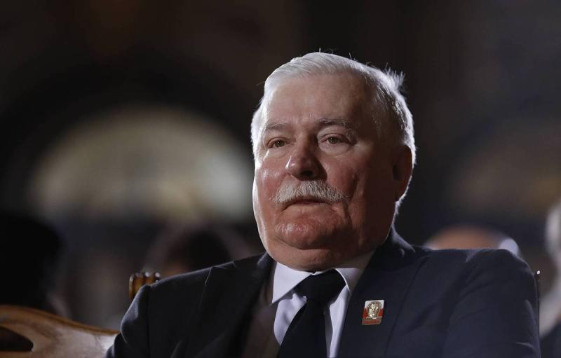Лех Валенса заявил, что испытывает финансовые трудности