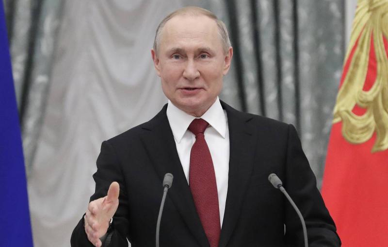 Президент в День России вручит золотые медали Героям Труда
