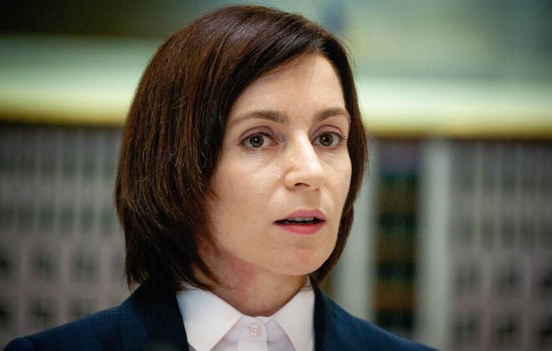 Санду заявила, что Молдавии нужна современная армия
