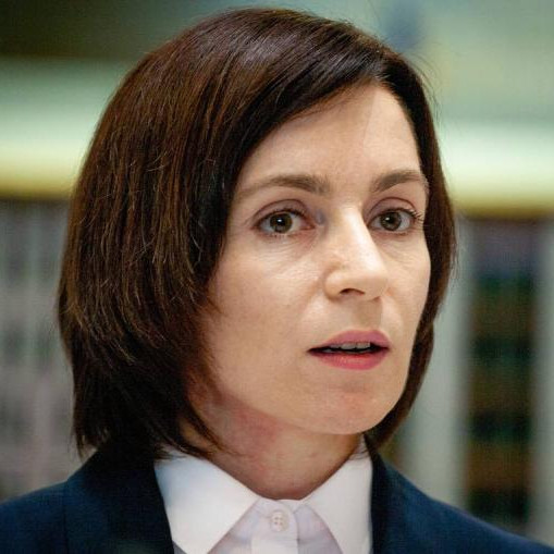 Санду заявила, что Молдавии нужна современная армия