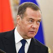 Медведев заявил, что размещение британских войск на Украине будет означать объявление войны РФ