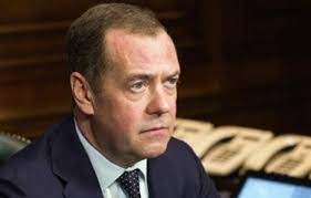 Медведев назвал руководство Украины "ворюгами"