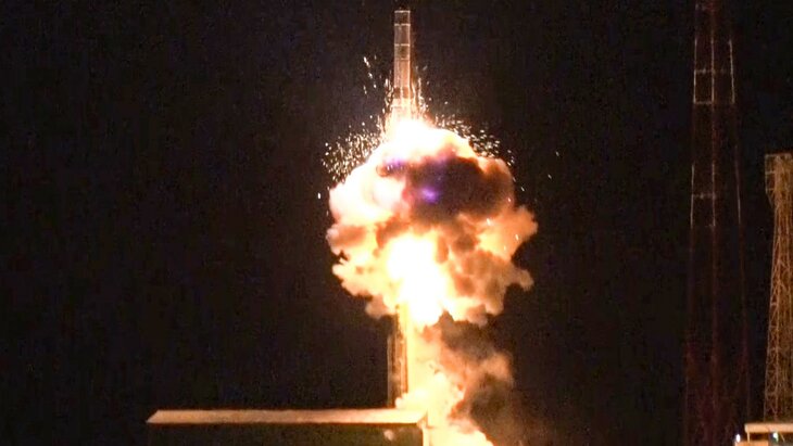 Россия совершила испытательный пуск межконтинентальной баллистической ракеты