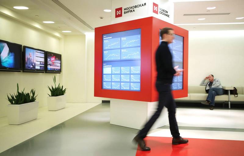 Московская биржа приостановила торги на фондовом рынке