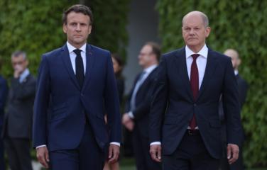Politico: Макрон, Шольц и Туск проведут встречу по Украине