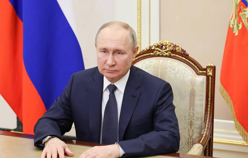 Президент назвал МЧС слаженной и технически оснащенной структурой