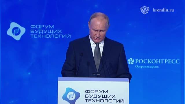 Президент РФ заявил о повышении окладной части зарплат медиков с 1 апреля