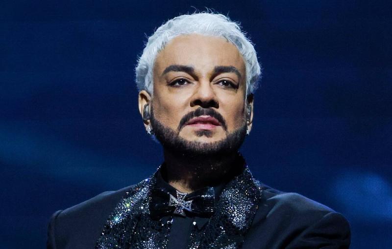 Киркоров побывал в разрушенном ДК "Шахтер" в Горловке