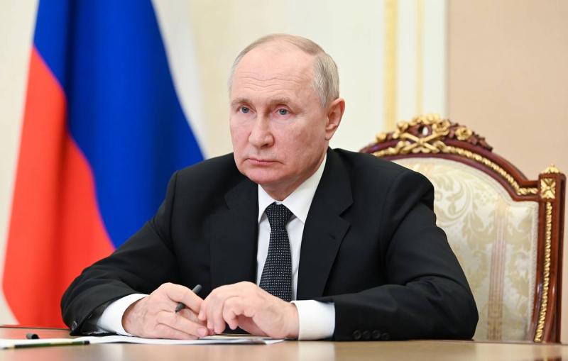 Путин отметил важность укрепления системы соцгарантий для бойцов СВО