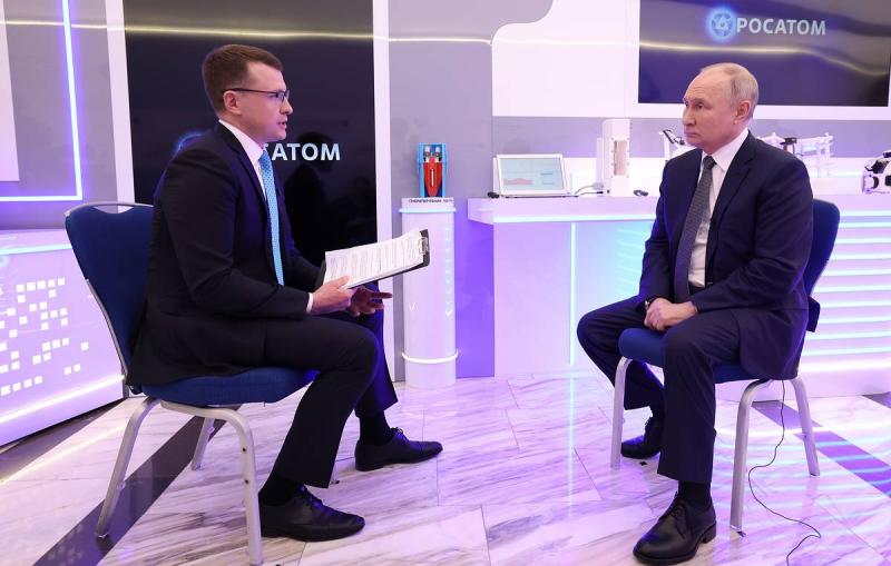 Путин прокомментировал инцидент, когда Байден ударился головой о вертолет