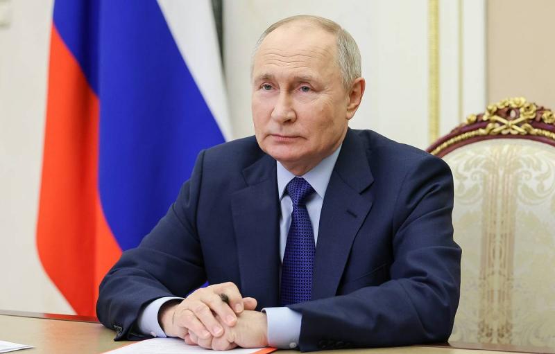 Путин проголосовал онлайн на президентских выборах в России