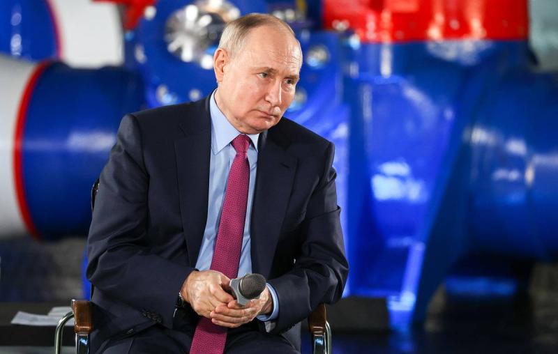 Путин: промышленность РФ уверенно развивается, несмотря на внешнее давление
