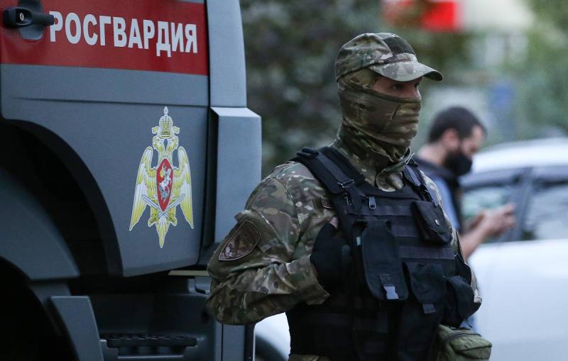 Президент распространил выплаты добровольцам СВО на контрактников Росгвардии