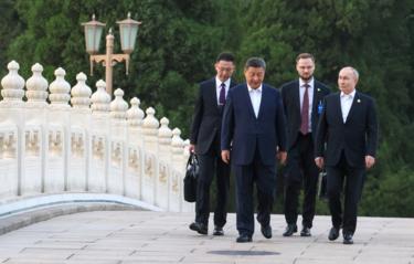 Си Цзиньпин в ходе неформальной встречи обсудил с Путиным стратегические вопросы