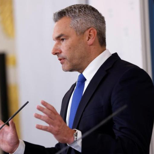 Канцлер Австрии не поддержал бойкот председательства Венгрии в Совете ЕС