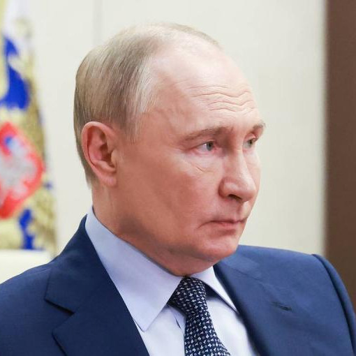 Путин отметил важность постоянной поддержки семей участников СВО