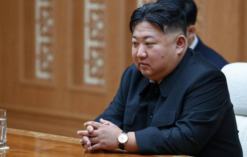 Ким Чен Ын призвал дополнить конституцию положением, что Южная Корея - главный враг КНДР