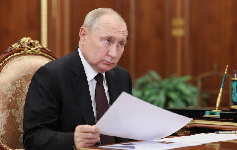 Путин обсудил с Мишустиным ситуацию в экономике