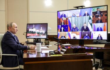 Президент подверг критике тюменского губернатора за слова об "упертых" жителях