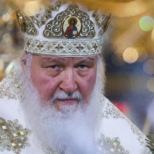 Патриарх Кирилл проводит богослужение перед иконой "Троица"