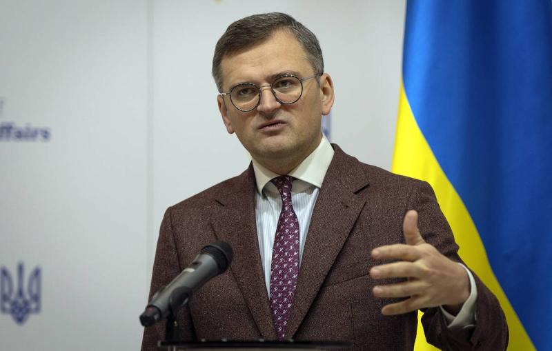 Генерал ВСУ в отставке считает популизмом слова Кулебы о возможности воевать лопатами