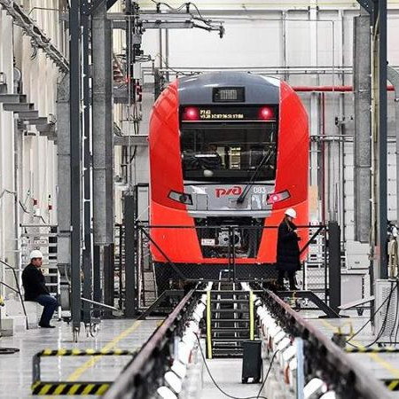 Полностью беспилотный поезд планируют запустить в России в 2026 году