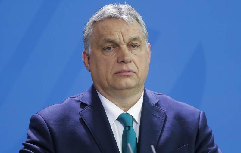 Туск назвал недопустимой позицию Орбана по членству Швеции в НАТО