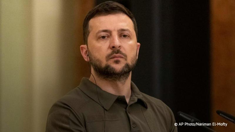 Зеленский охарактеризовал ситуацию на нескольких участках фронта как тяжелую для ВСУ