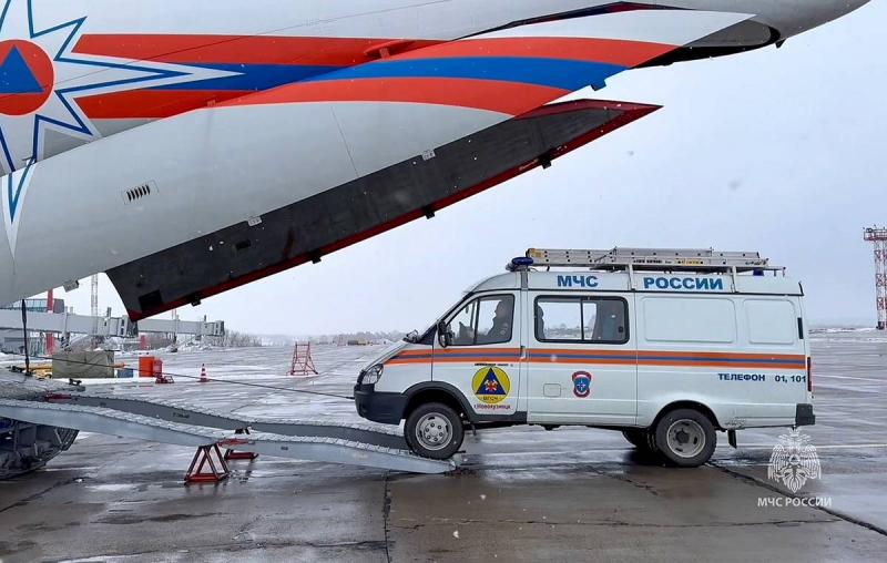 Спасатели пробурят две скважины к месту нахождения горняков на шахте "Пионер"