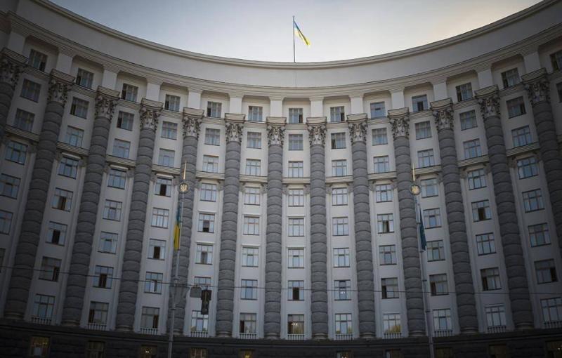Шмыгаль: выделенной Западом помощи хватит Украине только на первое полугодие