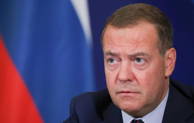 Медведев отреагировал на выход Байдена из президентской гонки