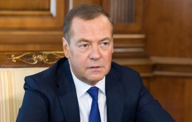 Медведев: надо укреплять ООН, хотя в ряде случаев она "дает сбои"