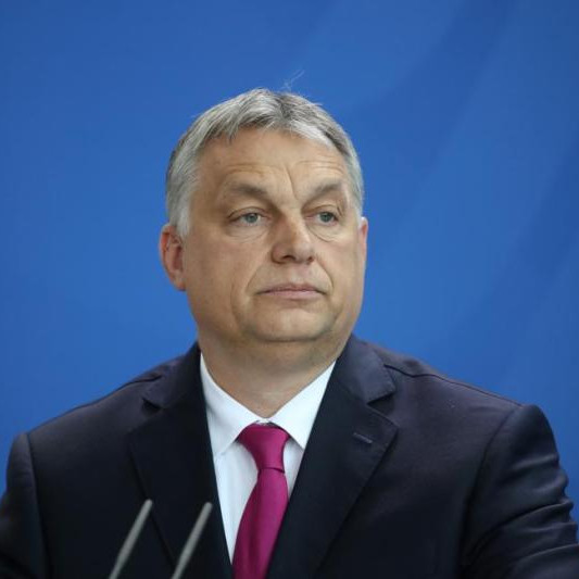 Орбан заявил, что не планирует носить бронежилет