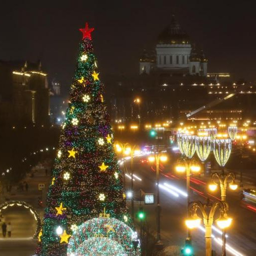 Опрос: большинство россиян проведут новогоднюю ночь дома